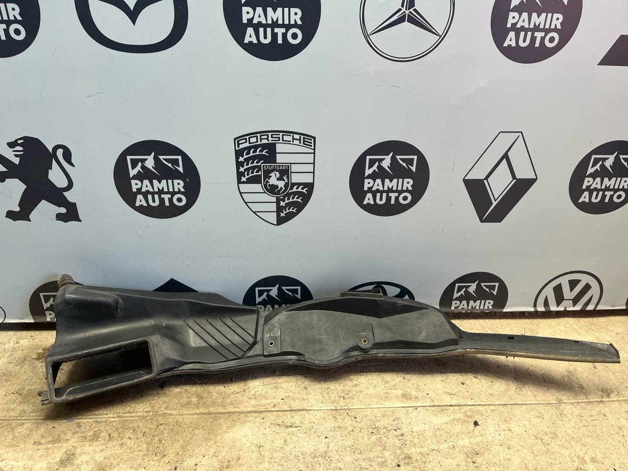 Решетка под лобовое стекло (Жабо) Mercedes C/W202 1993-2001