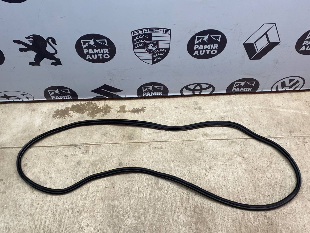 Уплотнитель багажника Opel Astra/H 2004-2014