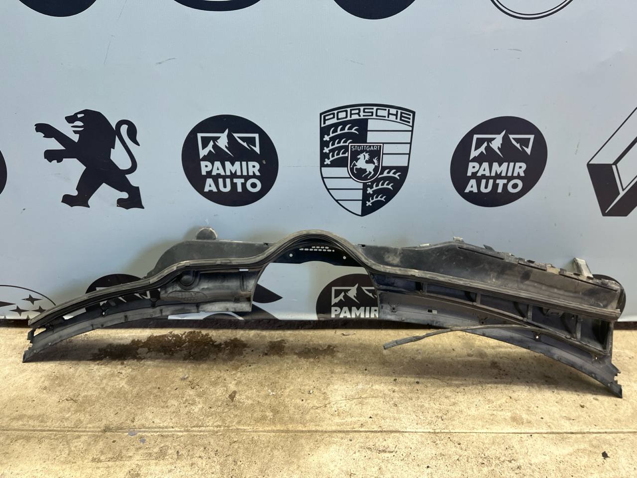 Решетка под лобовое стекло (Жабо) Mercedes C/W202 1993-2001