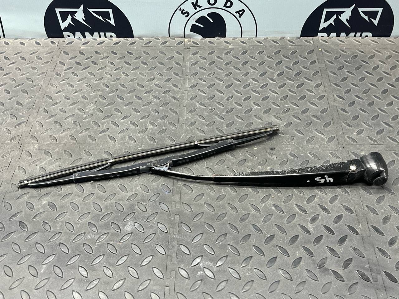 Поводок стеклоочистителя задний Mercedes C/W203 2000-2008