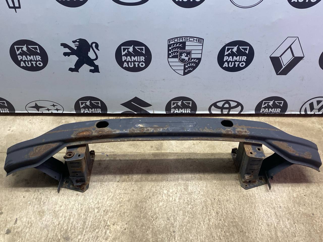 Усилитель бампера передний Mercedes Vito/W639 2003-2014