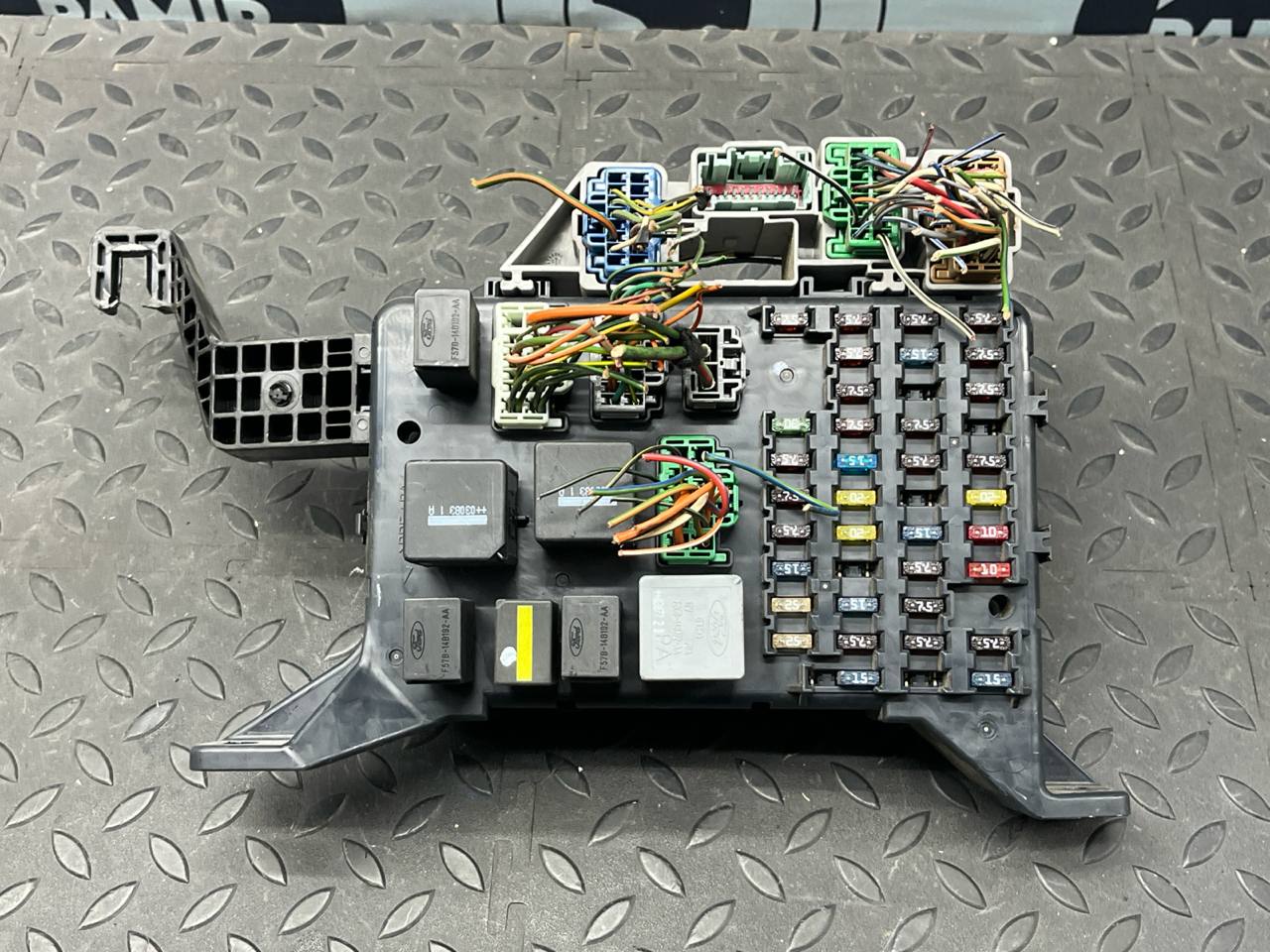 Блок предохранителей Ford Mondeo/3 2000-2007