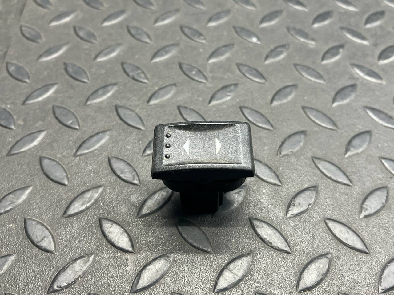 Кнопка стеклоподъемника Ford Mondeo/3 2000-2007