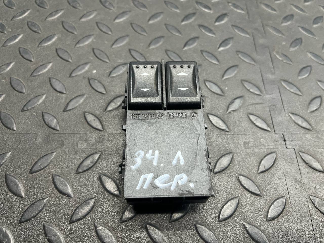 Блок управления стеклоподъемниками Ford Mondeo/3 2000-2007