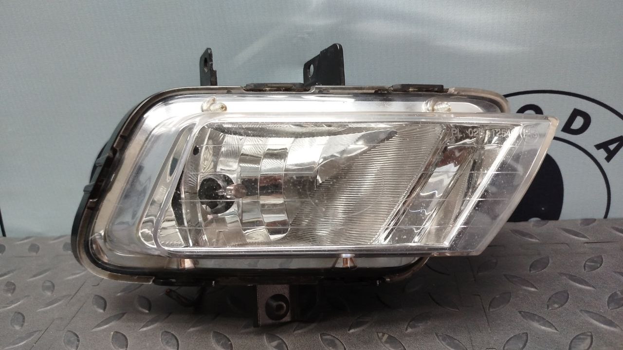 Фара противотуманная правая Kia Ceed 2006-2012