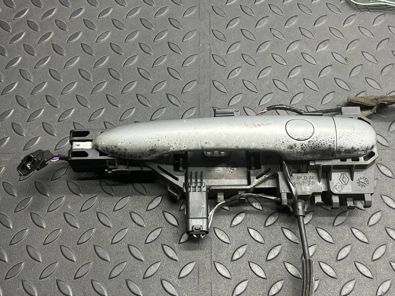 Ручка двери задняя правая Renault Scenic/2 2003-2009