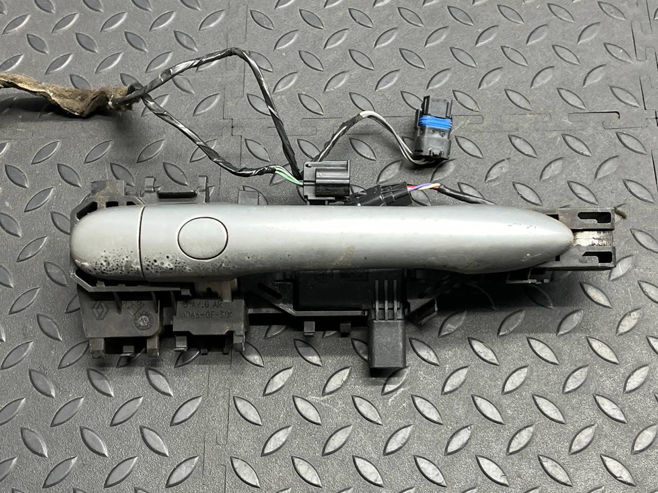 Ручка двери задняя левая Renault Scenic/2 2003-2009