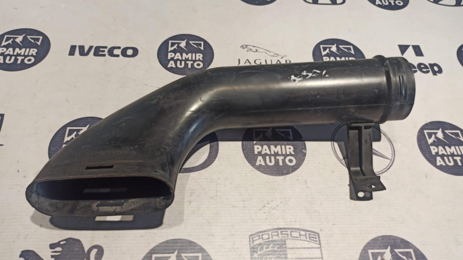 Патрубок воздушного фильтра Mercedes C/W203 2000-2008