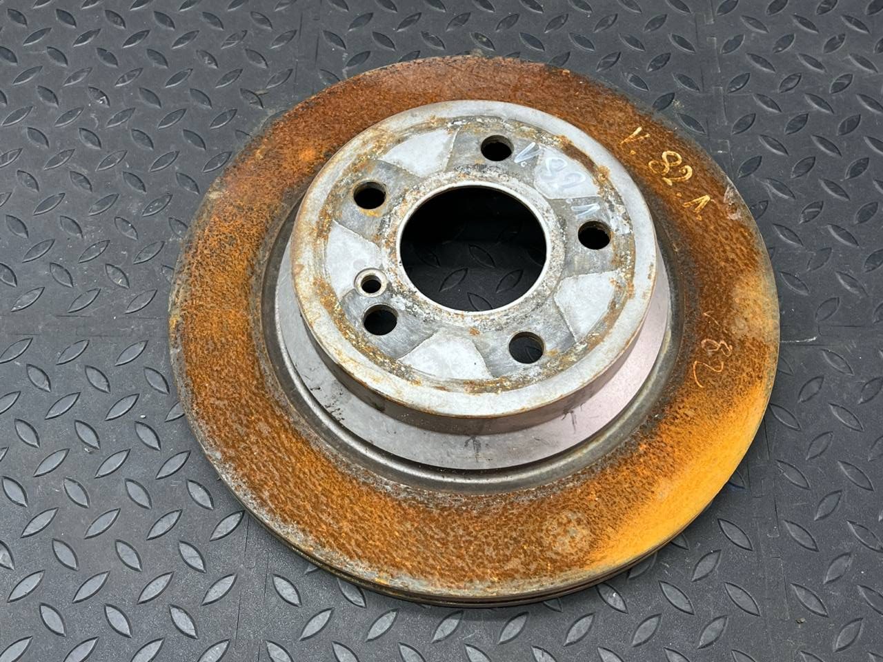 Диск тормозной задний Mercedes E/W211 2002-2009