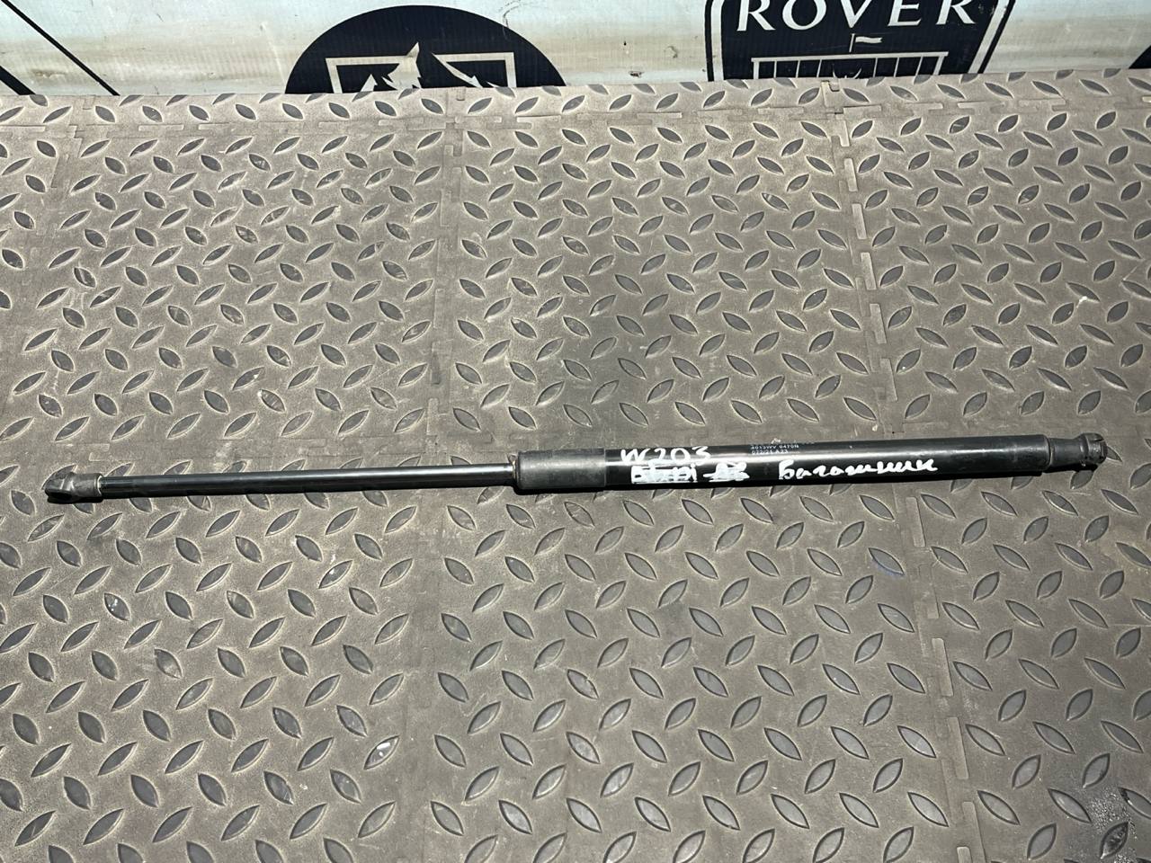 Амортизатор двери багажника Mercedes C/W203 2000-2008