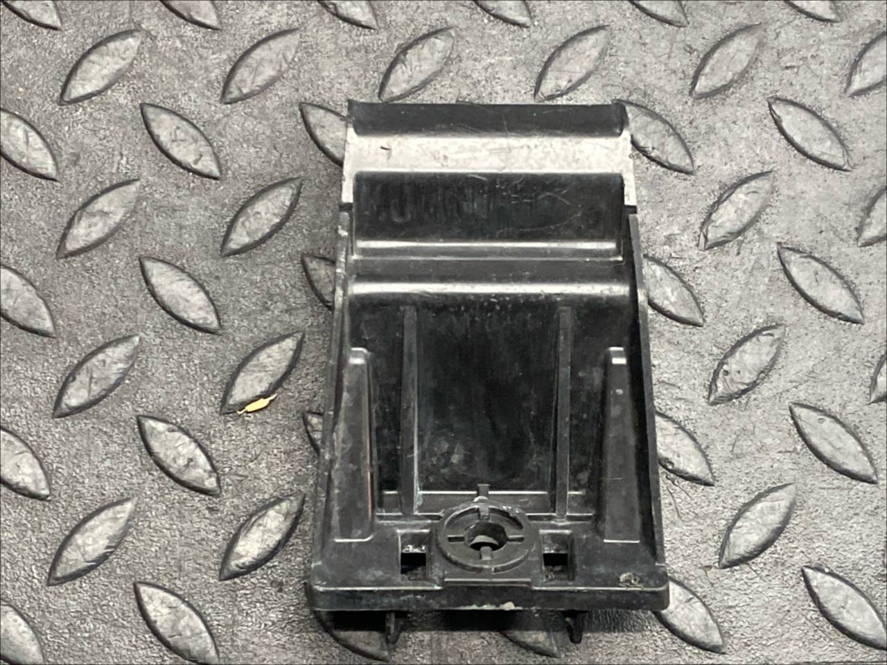 Кронштейн фары Mazda CX7 2006-2012