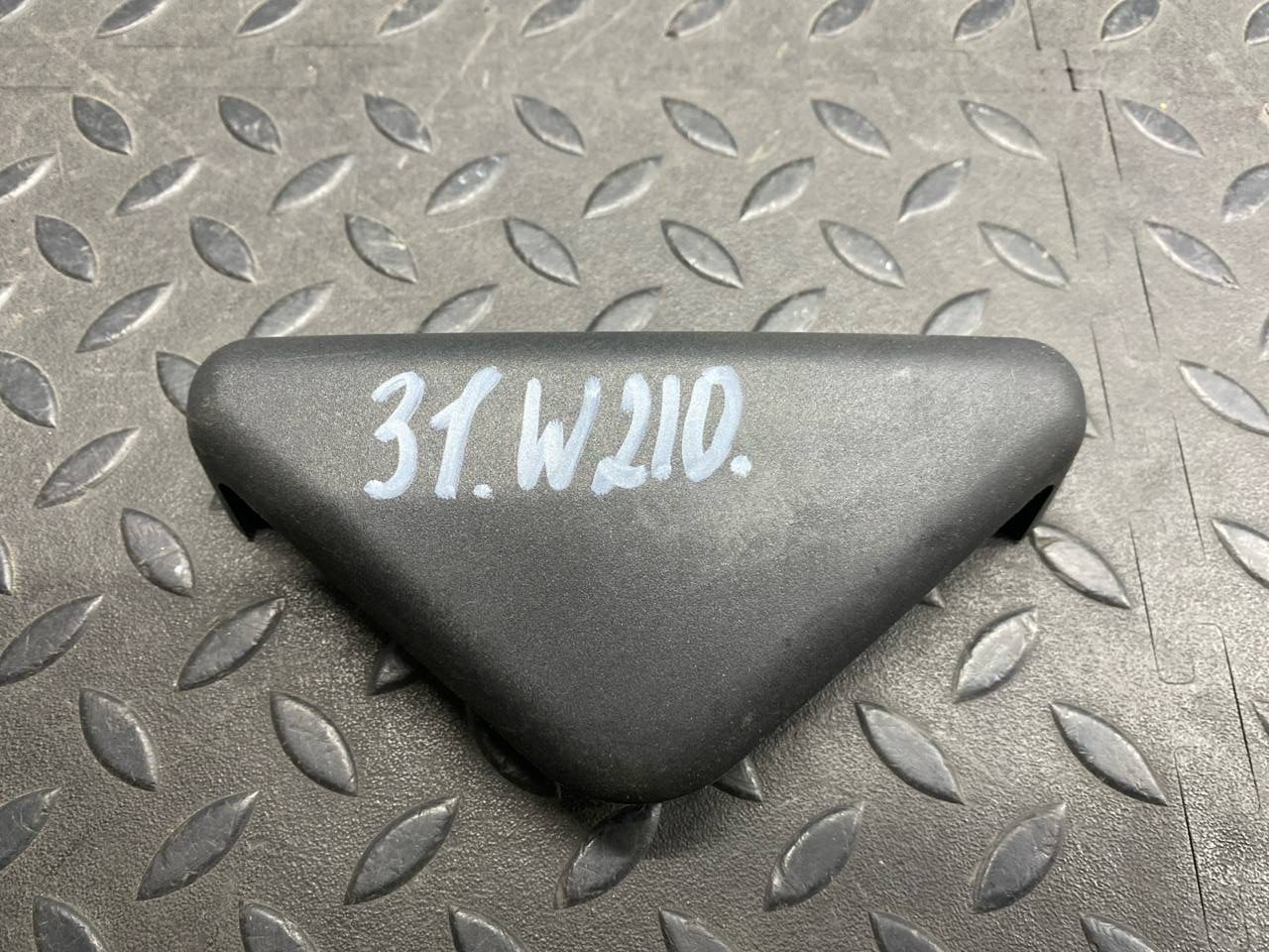 Накладка на датчик сигнализации Merccedes E/W210 1995-2003