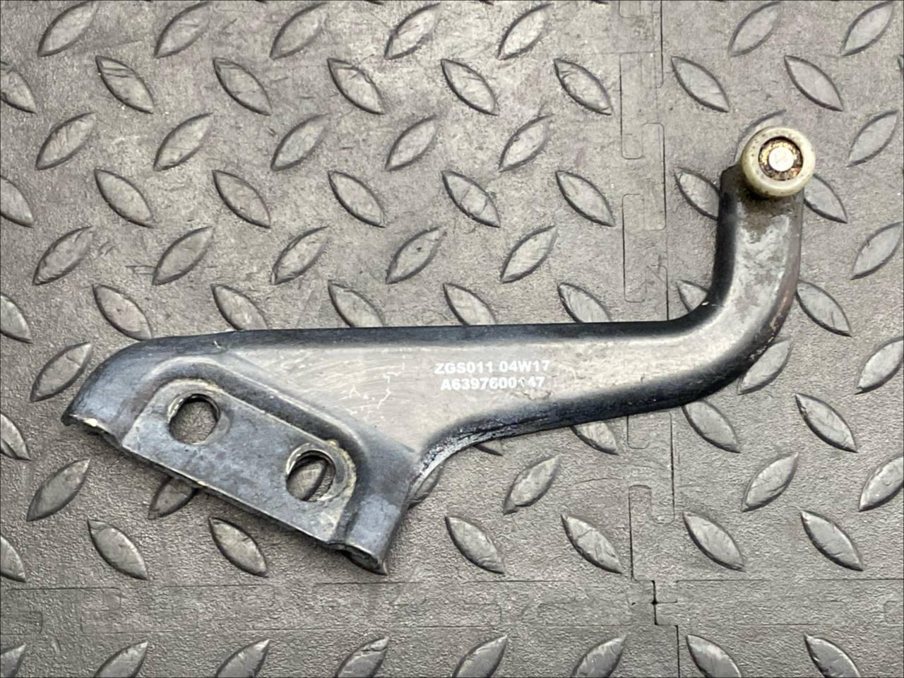 Ролик двери сдвижной правый верхний Mercedes Vito/W639 2003-2014