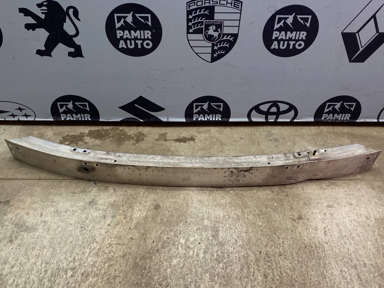 Усилитель бампера передний Mercedes C/W203 2000-2008