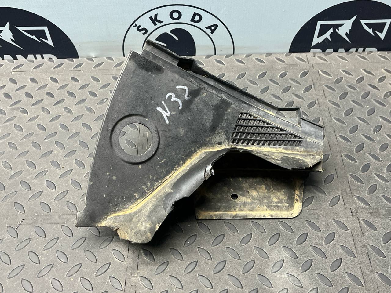 Решетка под лобовое стекло (Жабо) правая Opel Zafira/B 2005-2014