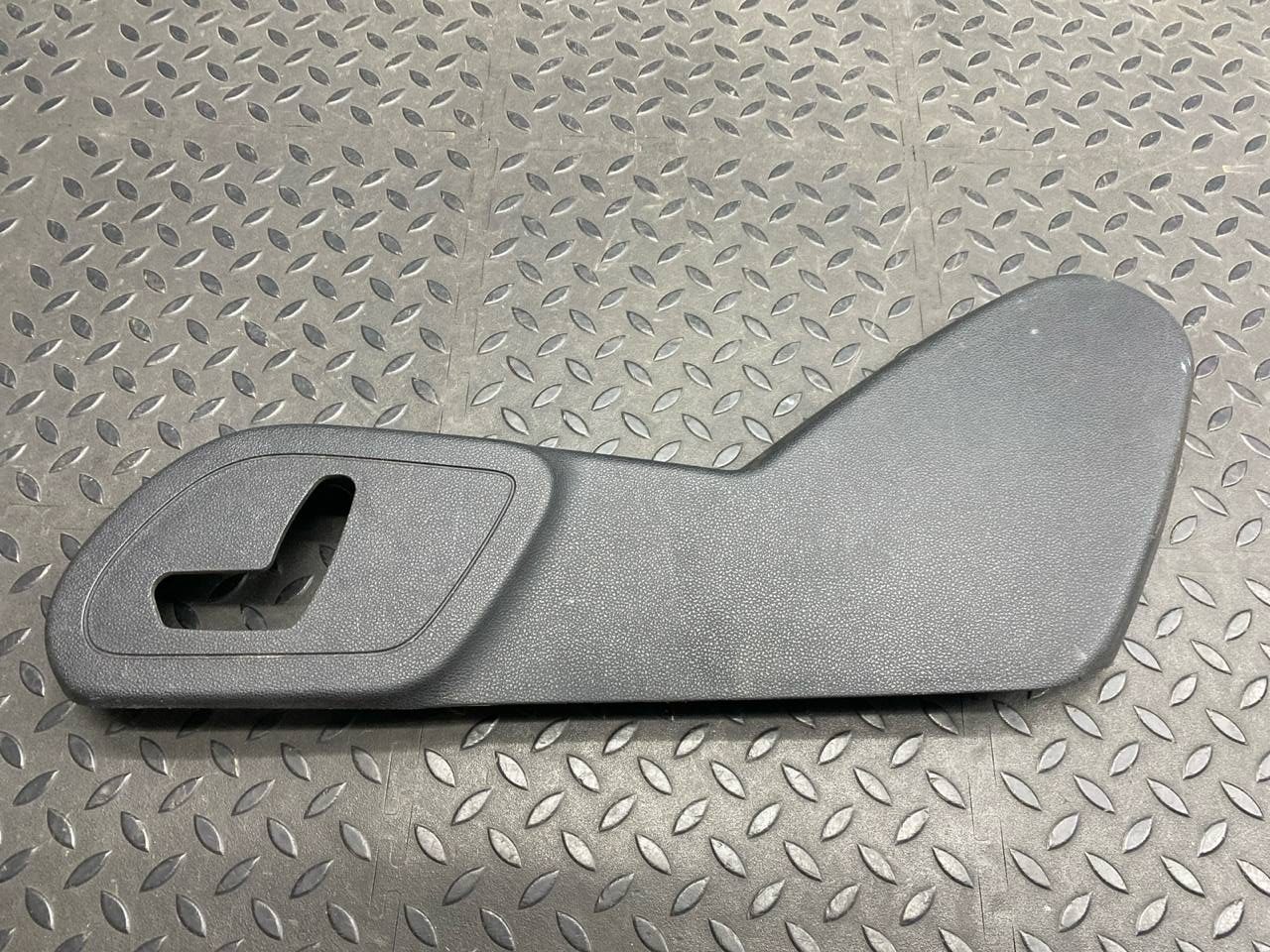 Накладка на сиденье передняя левая Mercedes B/W245 2005-2011