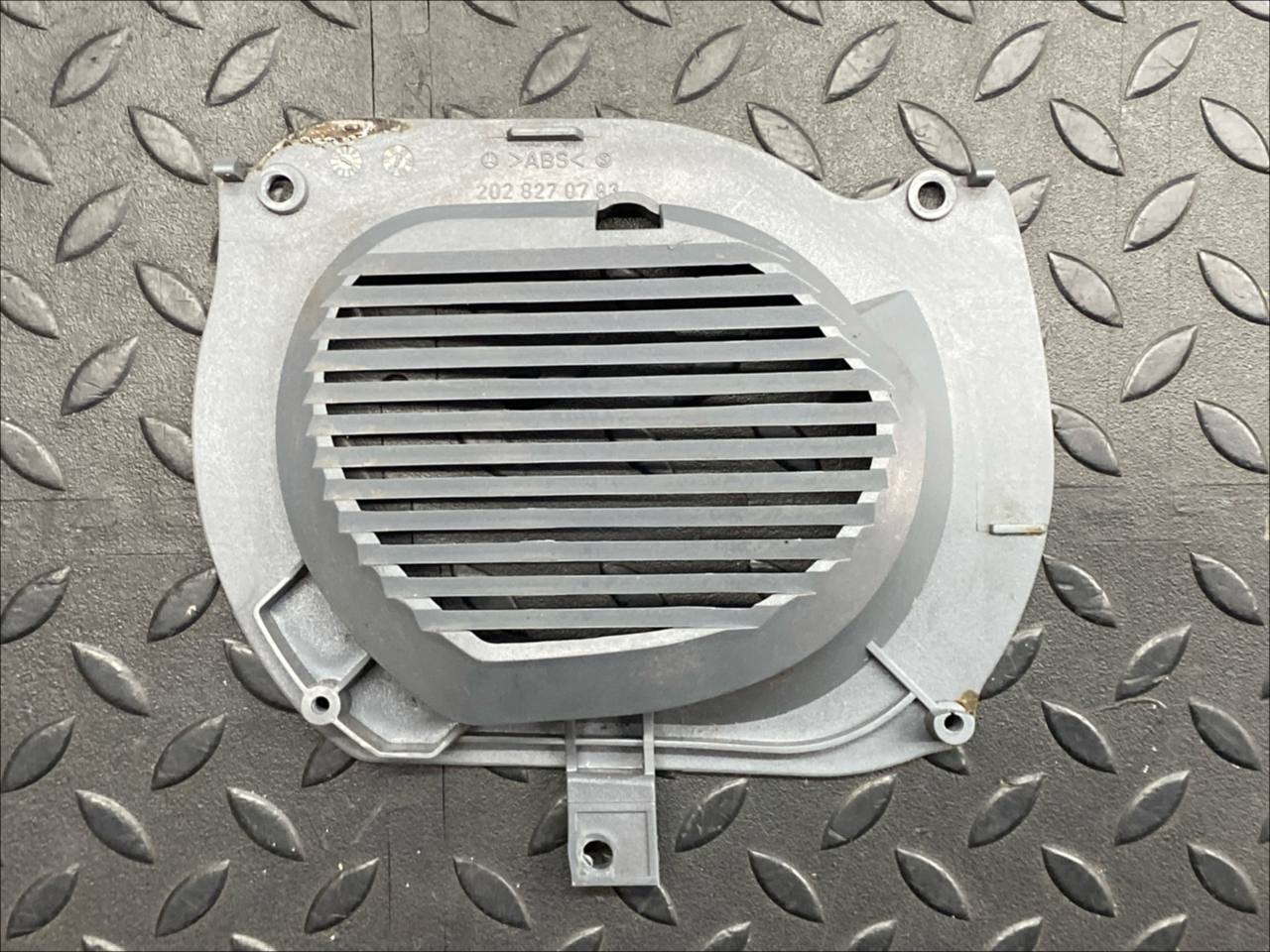 Накладка двери задняя левая Mercedes C/W202 1993-2001