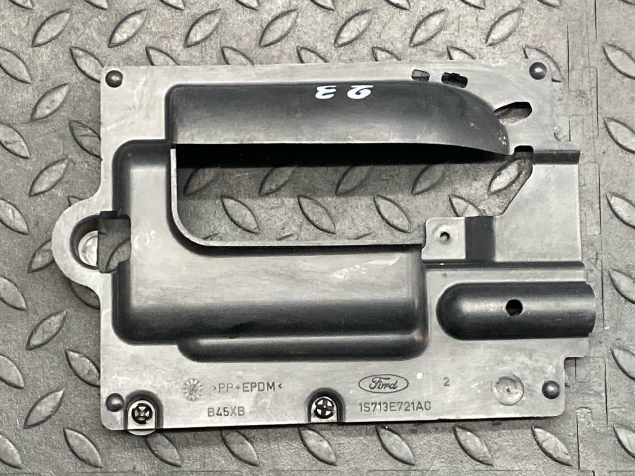 Кожух рулевой колонки Ford Mondeo/3 2000-2007