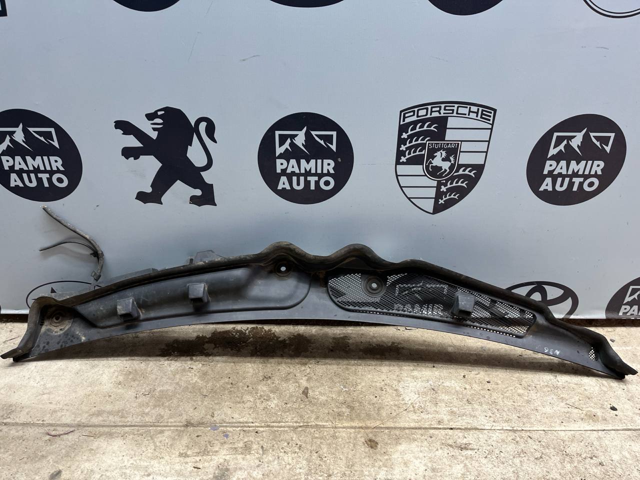 Решетка под лобовое стекло (Жабо) Mercedes C/W204 2006-2015