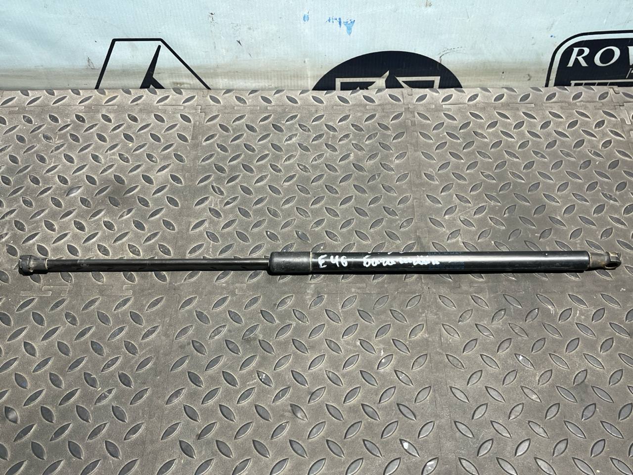 Амортизатор крышки багажника BMW 3/E46 1998-2007
