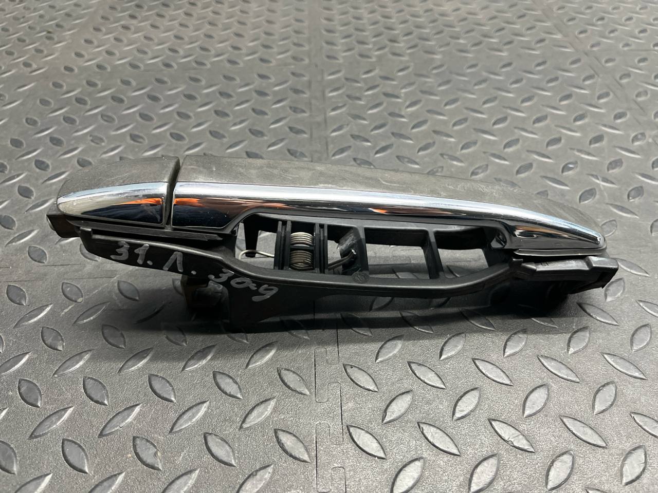 Ручка двери задняя левая Mercedes E/W210 1995-2003