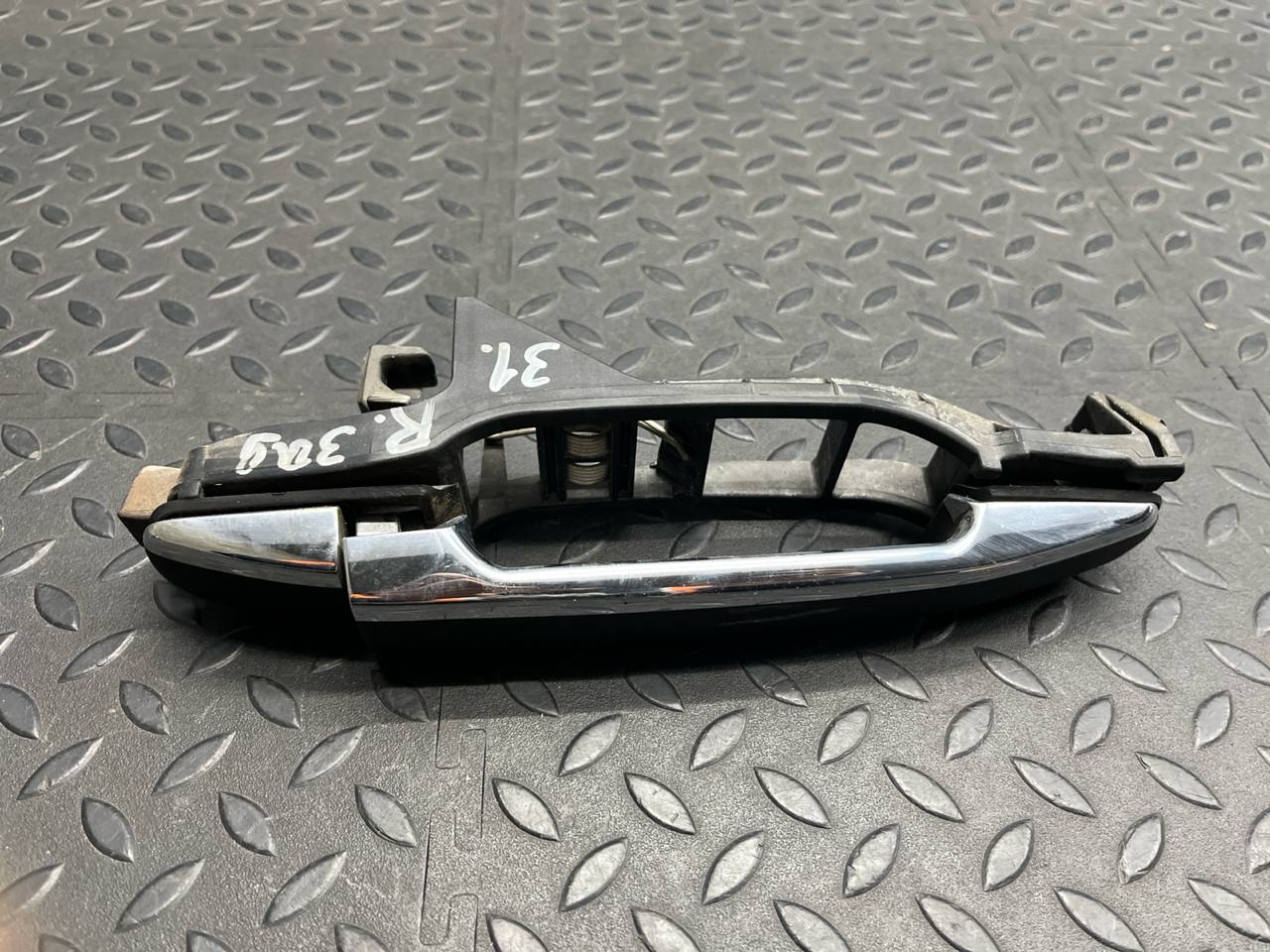 Ручка двери задняя правая Mercedes E/W210 1995-2003