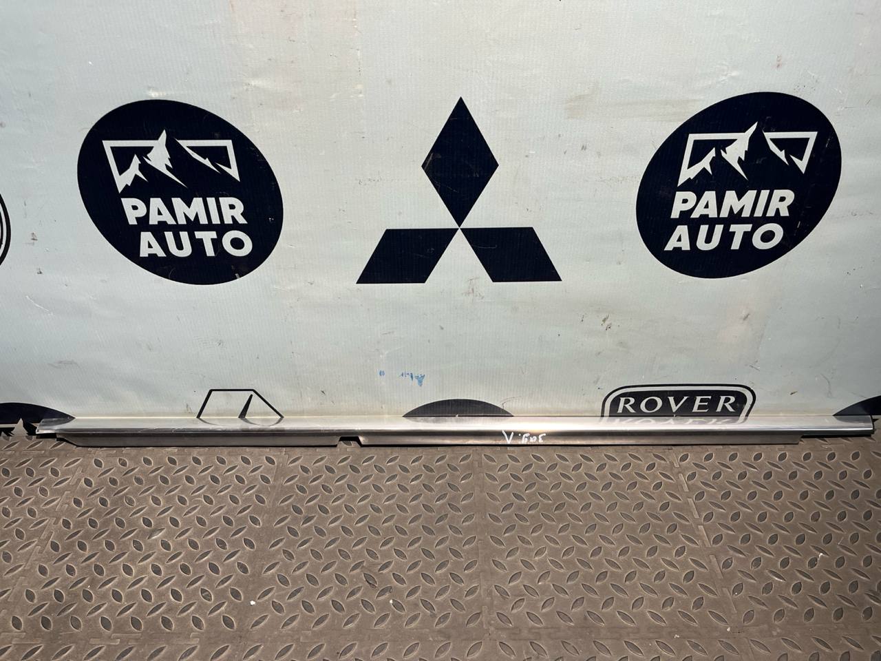 Уплотнитель двери задний левый Mercedes C/W204 2006-2015