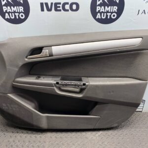 Обшивка двери передняя правая Opel Astra/H 2004-2014