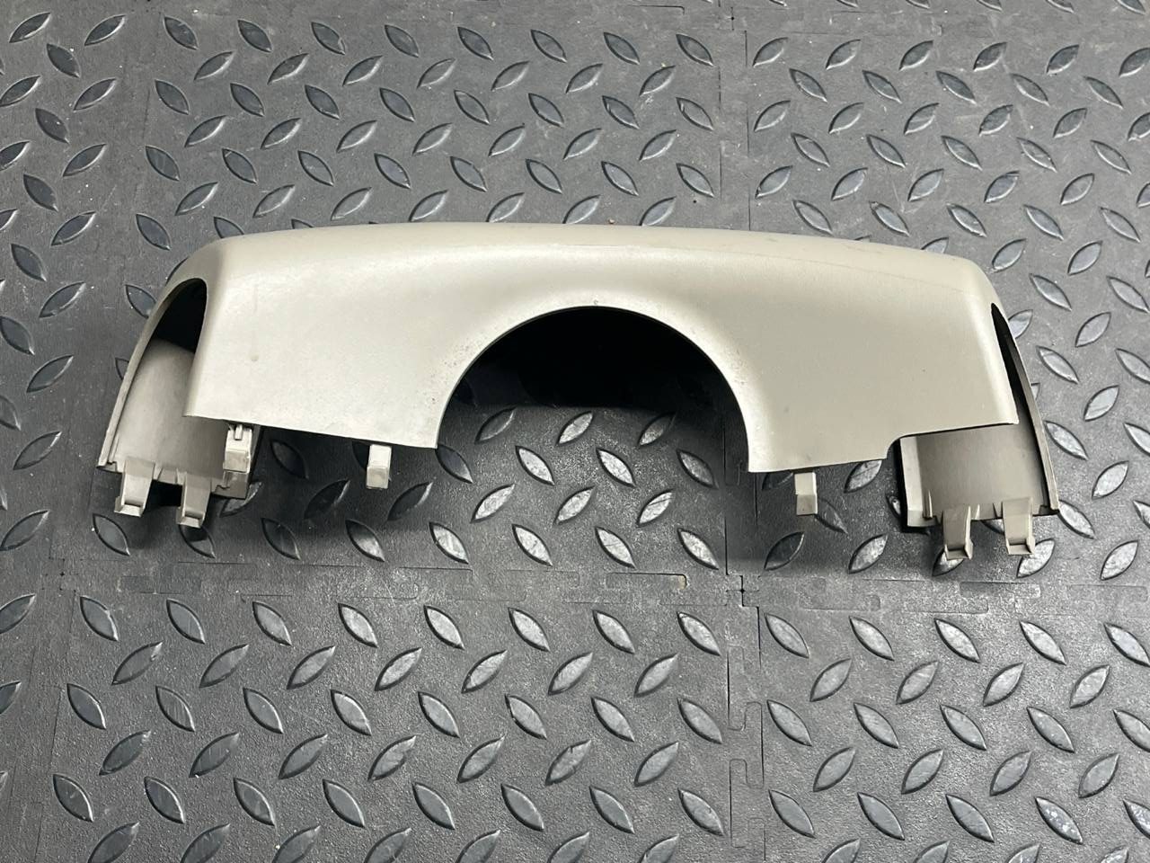 Кожух рулевой колонки верхний Renault Scenic/2 2003-2009