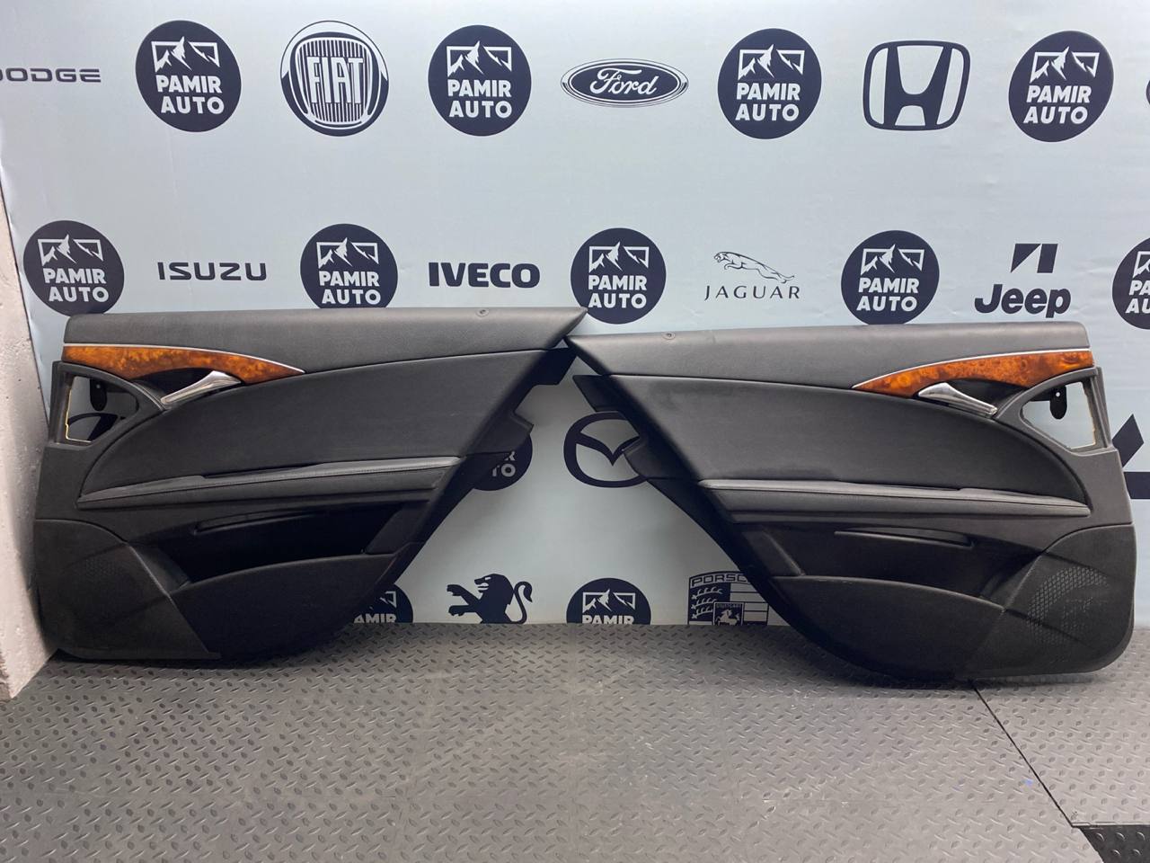 Обшивка двери задняя Mercedes E/W211 2002-2009