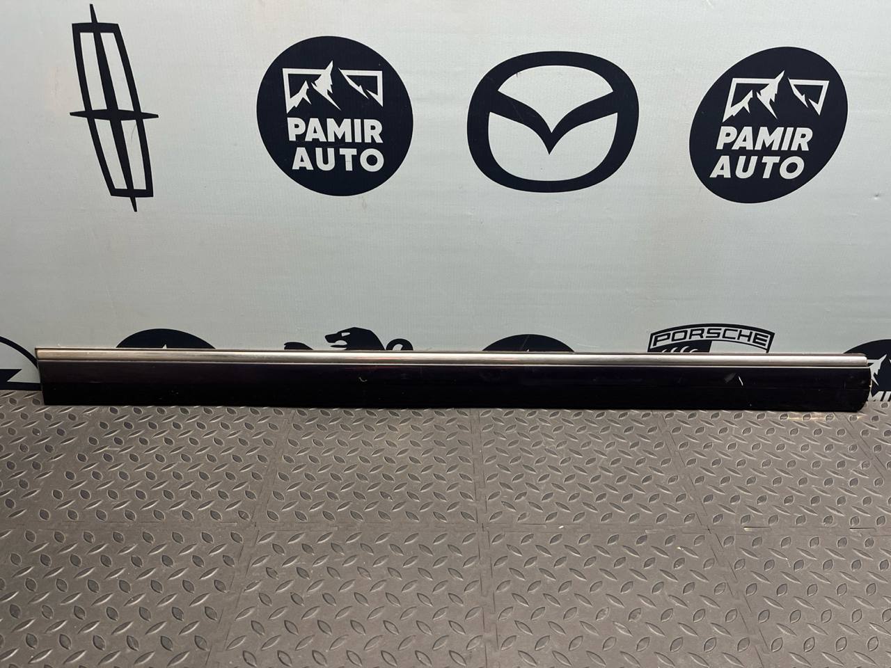 Молдинг двери передний левый Mercedes E/W210 1995-2003