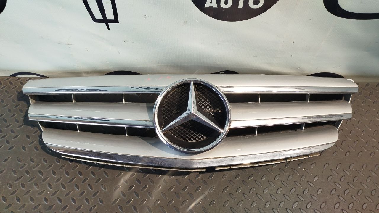 Решетка радиатора Mercedes B/W245 2005-2011