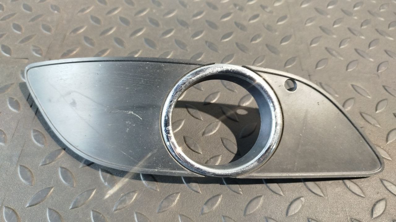 Решетка в бампер правая Mercedes B/W245 2005-2011