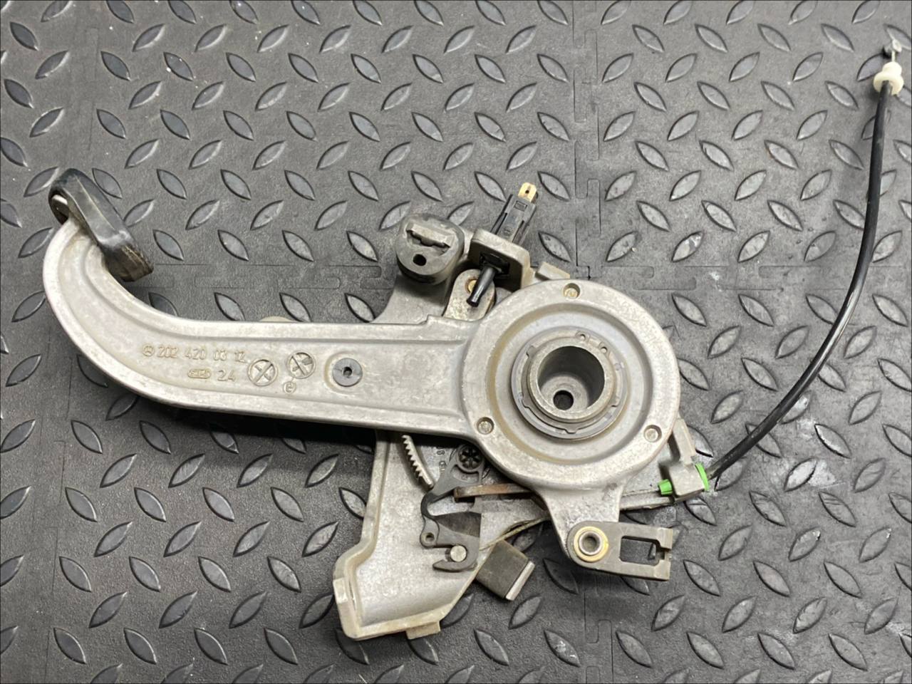 Педаль стояночного тормоза Mercedes C/W202 1993-2001