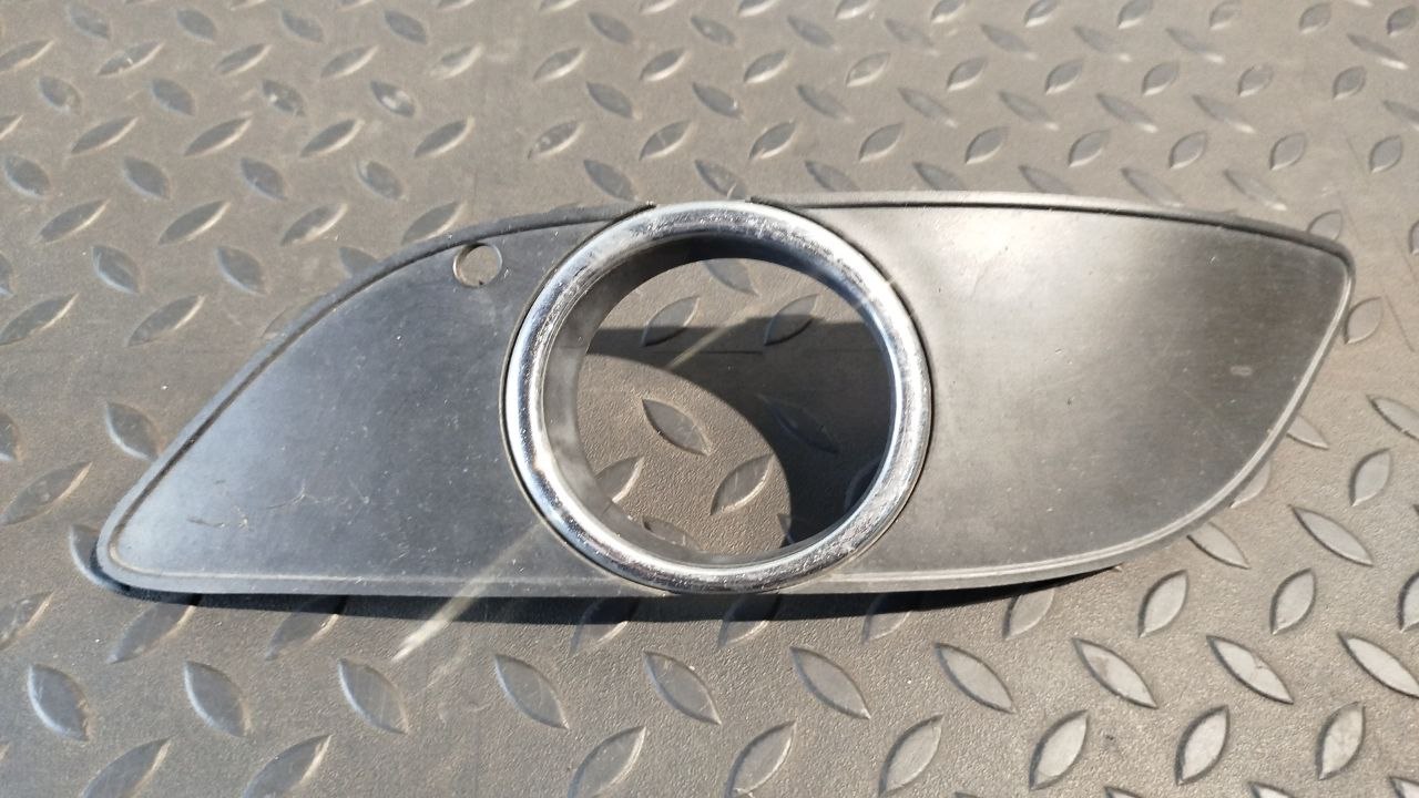 Решетка в бампер левая Mercedes B/W245 2005-2011