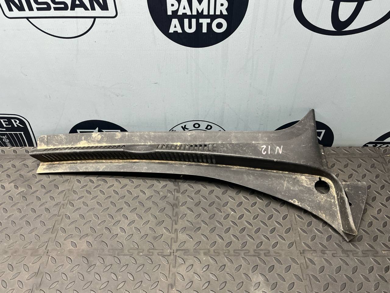 Решетка под лобовое стекло (Жабо) правая Volkswagen Golf/5 2003-2009