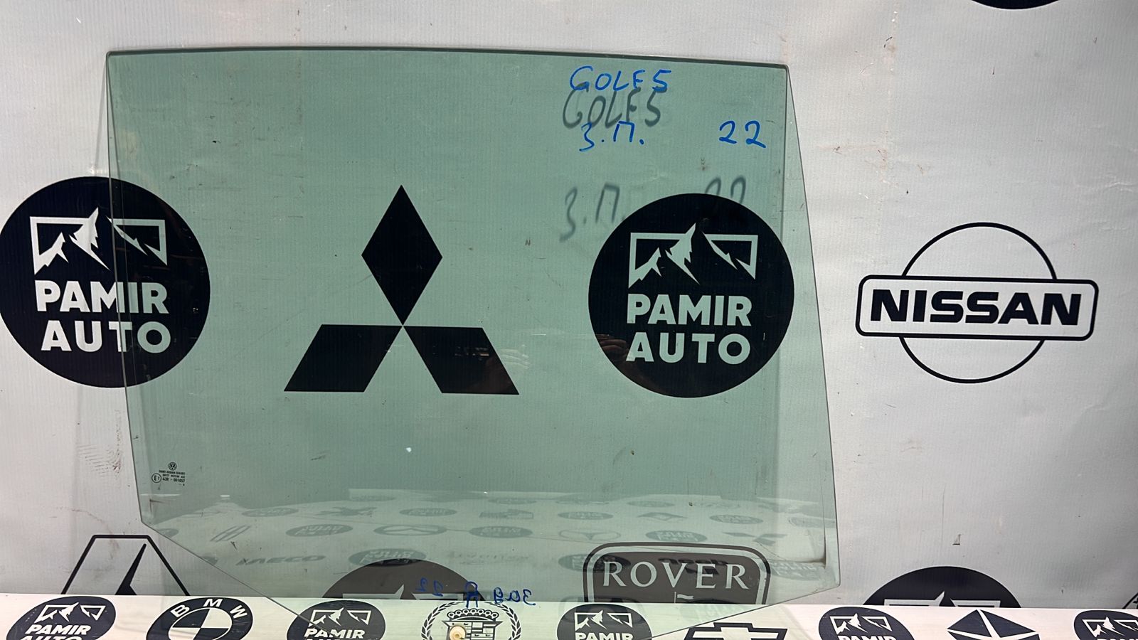 Стекло двери заднее правое Volkswagen Golf/5 2003-2009