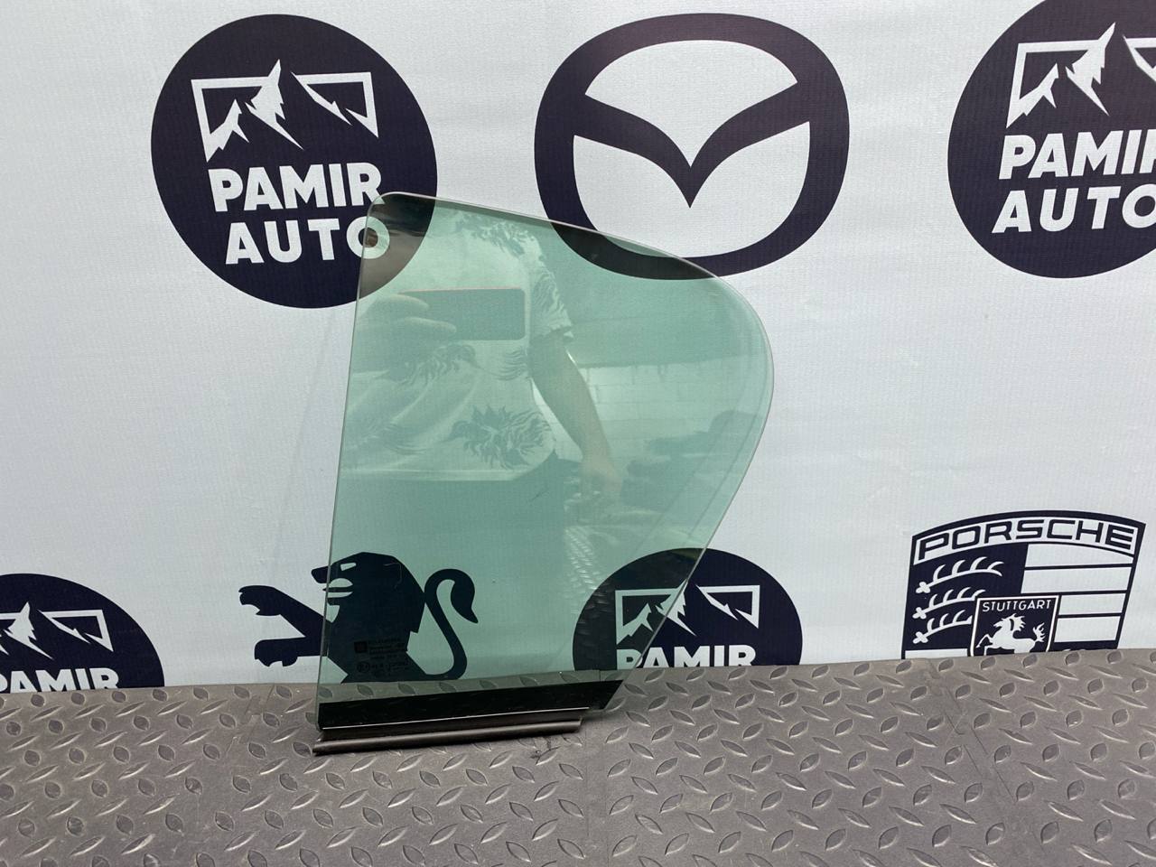 Форточка двери задняя левая Opel Astra/H 2004-2014