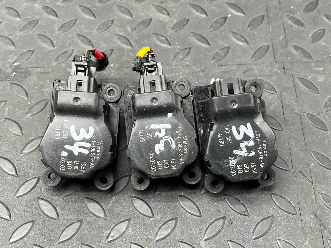 Моторчик заслонки отопителя Ford Mondeo/3 2000-2007