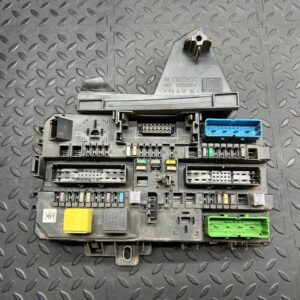 Блок предохранителей Opel Astra/H 2004-2014