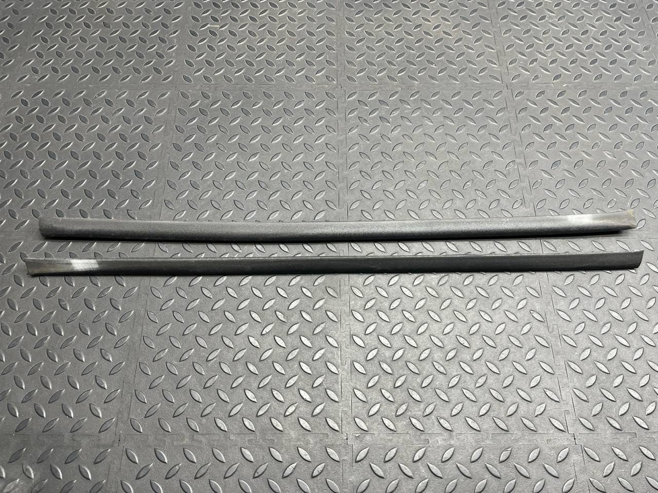 Уплотнитель двери передний Mercedes E/W210 1995-2003