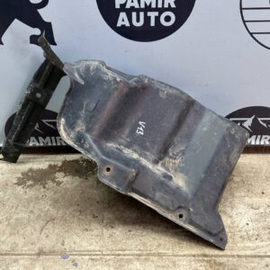 Защита двигателя правая Toyota Avensis/2 2003-2009