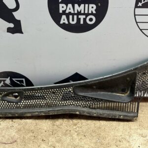 Решетка под лобовое стекло (Жабо) левая Ford Focus 1998-2007