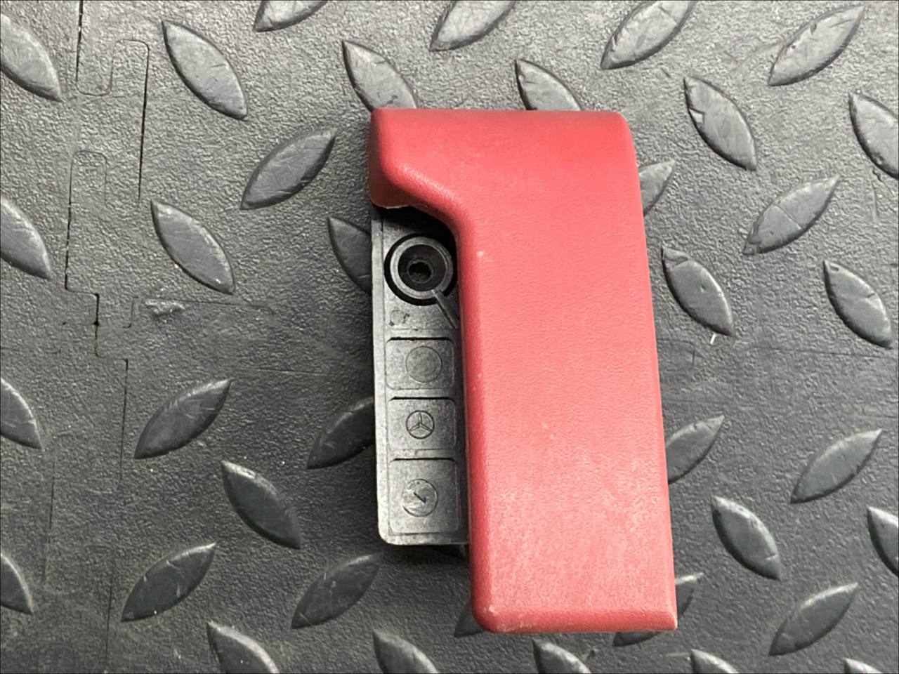 Ручка открывания капота Mercedes E/W210 1995-2003