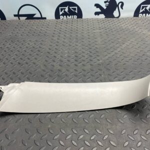 Обшивка двери багажника правая Opel Zafira/B 2005-2014