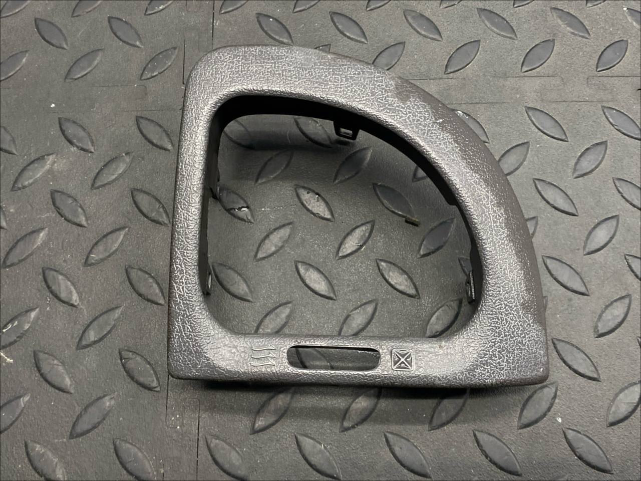 Накладка на торпедо правая Ford Transit 2000-2006