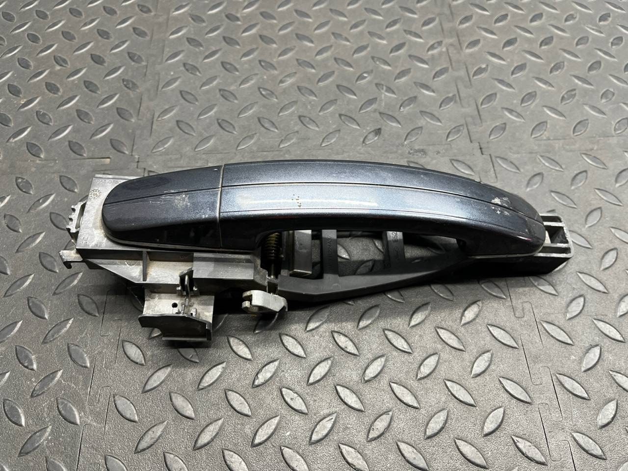 Ручка двери передняя правая Ford Focus/2 2004-2011