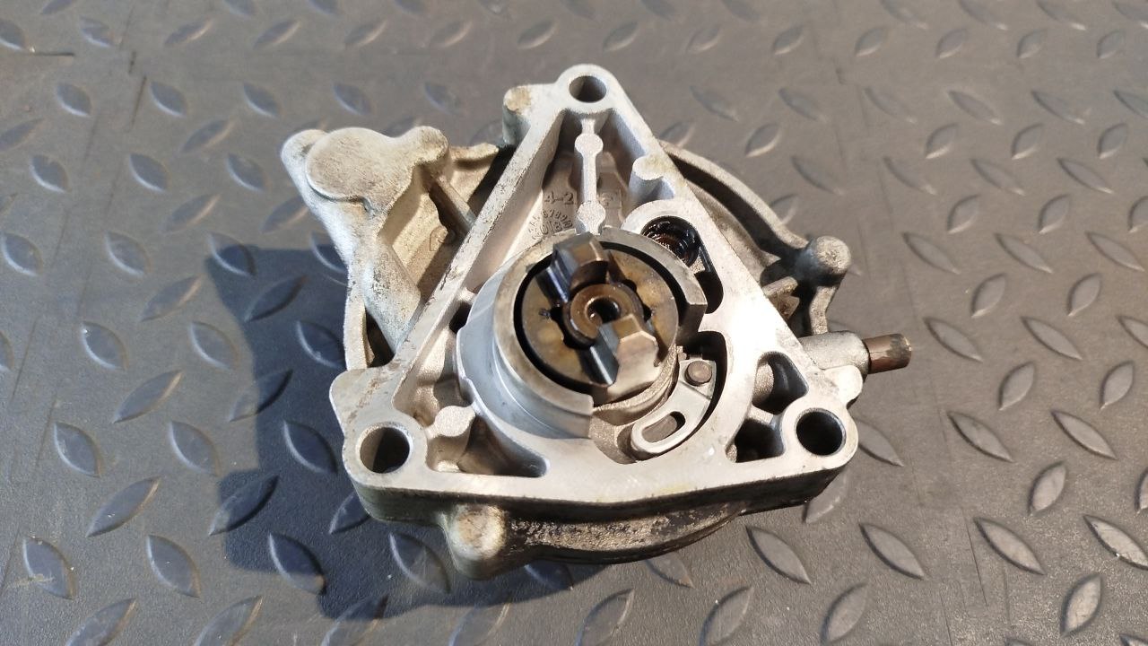 Насос вакуумный Opel Zafira/B 2005-2014