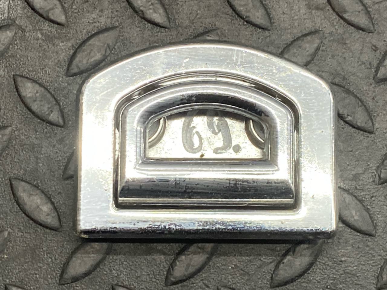 Крючок багажника Audi A4/B6 2000-2006