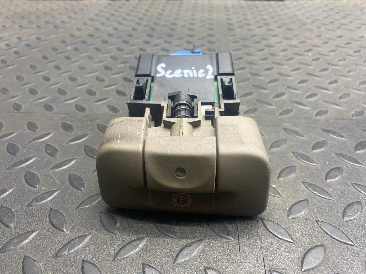 Рычаг стояночного тормоза Renault Scenic/2 2003-2009